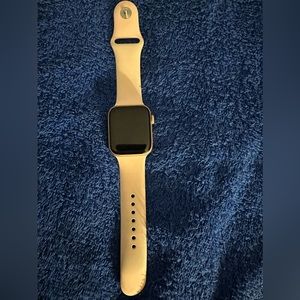 Like new very well taken care of selling it because I got the new one